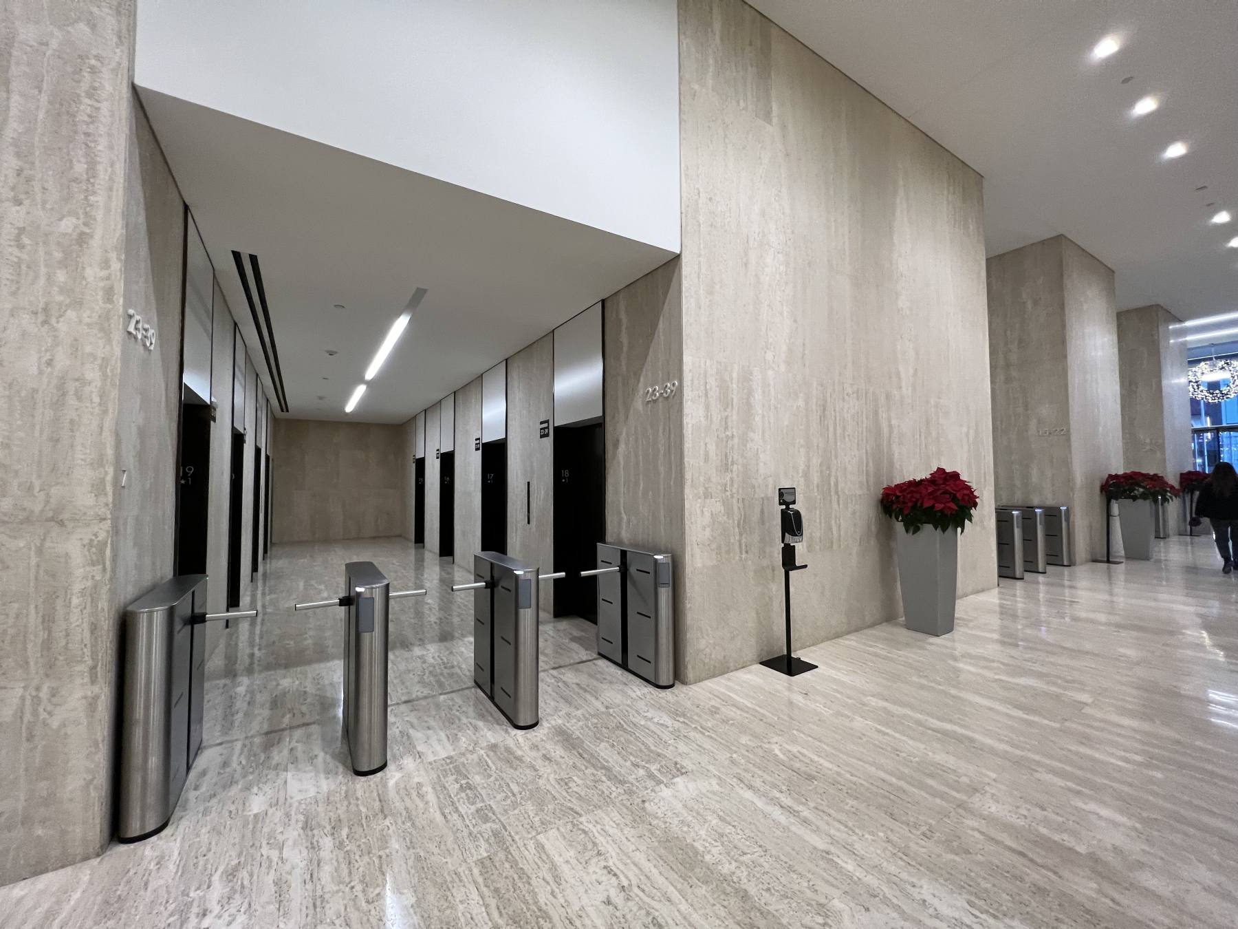 ロビー 1411 Broadway (Lobbies) - Backlot